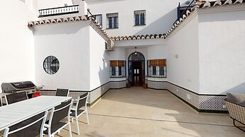 Luxury 5 Bed House Private Pool and Sea View Nerja