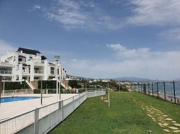 Captivating 2-bed Apartment First Line Beach