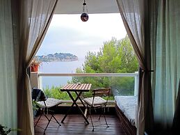 Stunning sea View and Waterfront Apartment