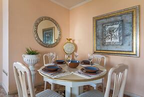 1 Line Beachfront Apartment With Stunning sea View