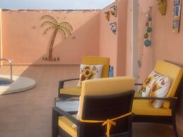 2 Bed-sleeps 4-mtn View-private Pool & Terrace