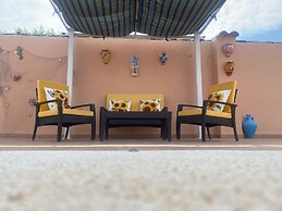 2 Bed-sleeps 4-mtn View-private Pool & Terrace