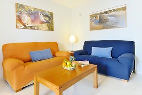 Remarkable 2-bed Apartment in Playa Blanca