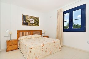 Remarkable 2-bed Apartment in Playa Blanca