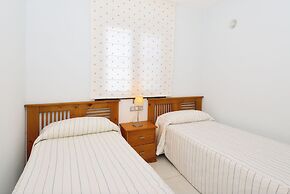 Remarkable 2-bed Apartment in Playa Blanca