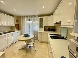 Pent-house, 3 Bedroom, Sleeps 6, Parking