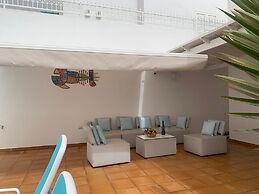 3bed Villa- Pool, Outdoor Dining Terrace, Sea View