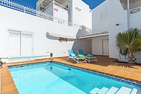 3bed Villa- Pool, Outdoor Dining Terrace, Sea View