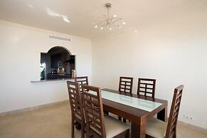 Immaculate 3-bed Penthouse- Stunning Views