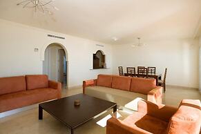 Immaculate 3-bed Penthouse- Stunning Views