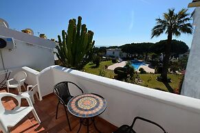 Calahonda - Sleeps 6 - Parking - Garden - Pool