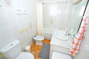 Calahonda - Sleeps 6 - Parking - Garden - Pool