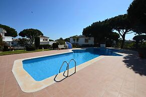 Calahonda - Sleeps 6 - Parking - Garden - Pool