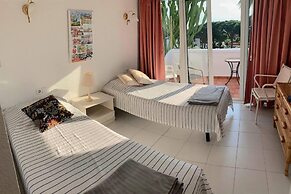 Calahonda - Sleeps 6 - Parking - Garden - Pool