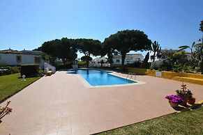Calahonda - Sleeps 6 - Parking - Garden - Pool