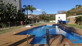 Peaceful, Spacious, 2 bed 2 Bath Elviria Condo