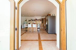 Luxurious 5 Bedroom Villa With Waterfall Closeby