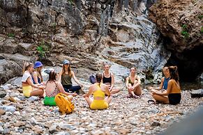 Luxurious 5 Bedroom Villa With Waterfall Closeby