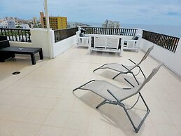 Lovely 2-bed Apartment & Jacuzzi Terrace & Pool