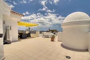 Lovely 2-bed Apartment & Jacuzzi Terrace & Pool