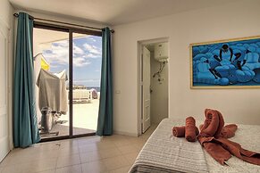 Lovely 2-bed Apartment & Jacuzzi Terrace & Pool