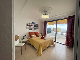 Apartment - Sleeps 4 - Jacuzzi - Terrace - Pool