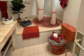 Apartment - Sleeps 4 - Jacuzzi - Terrace - Pool