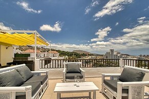 Lovely 2-bed Apartment & Jacuzzi Terrace & Pool