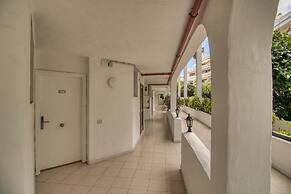 Apartment - Sleeps 4 - Jacuzzi - Terrace - Pool