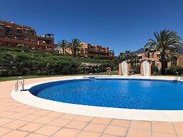 Beautiful 2-bed Apartment in Casares Costa