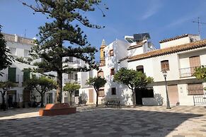 Seaview 2 Bed Apartment Sleeps 4 - Terrace - Pool