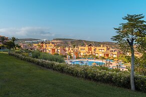 Beautiful 2-bed Apartment in Casares Costa