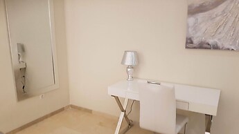 Apartmentsleeps4-pool-bbq-garden-ac