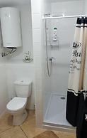 2-bed Villa With Pool, Garden & Parking Near Seron