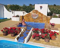 2-bed Villa With Pool, Garden & Parking Near Seron