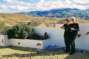 2-bed Villa With Pool, Garden & Parking Near Seron