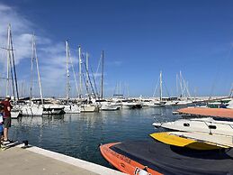 Luxurious Three Bedroom Duplex Apt Close to Beach