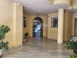 Luxurious Three Bedroom Duplex Apt Close to Beach