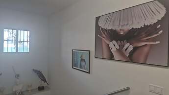 Newly Refurbished Luxury 3 Bed Duplex Apartment