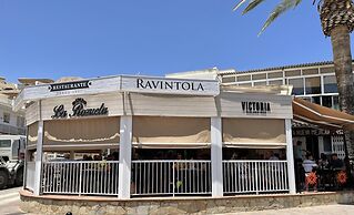 Luxurious Three Bedroom Duplex Apt Close to Beach