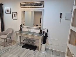 Luxurious Three Bedroom Duplex Apt Close to Beach