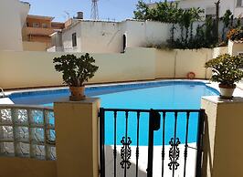 Duplex Apt, 3 Bedroom, Sleeps 6, Pool