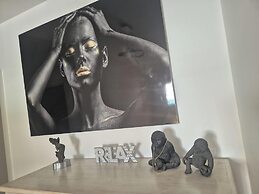 Newly Refurbished Luxury 3 Bed Duplex Apartment