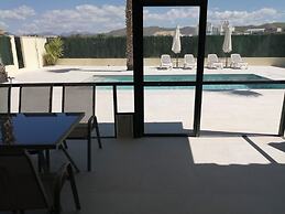 Villa Los Castos, Immaculate 2-bed Villa, Arboleas