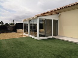 Villa Los Castos, Immaculate 2-bed Villa, Arboleas