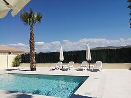 Villa Los Castos, Immaculate 2-bed Villa, Arboleas