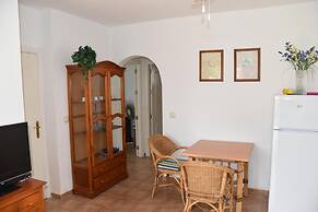 As050 Inviting 2-bed House La Casita