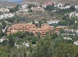 Royal Marbella Resort, Pool, Golf, Beach & Bars