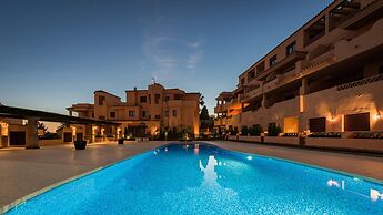 Royal Marbella Resort, Pool, Golf, Beach & Bars