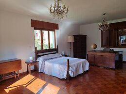 Charming 6-bed Chalet in Llanes